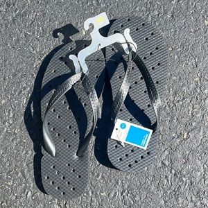 NWT Target Shower Shoes